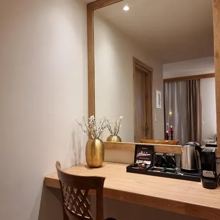Likoria Hotel Arájova